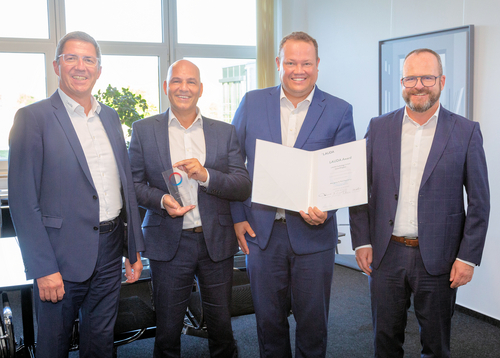 V. l. n. r.: Der LAUDA Geschäftsführer Dr. Ralf Hermann, der Geschäftsführer von LAUDA Technology, Paul King, Dr. Gareth Knight, sowie der Geschäftsführende Gesellschafter Dr. Gunther Wobser, © LAUDA V. l. n. r.: Der LAUDA Geschäftsführer Dr. Ralf Hermann, der Geschäftsführer von LAUDA Technology, Paul King, Dr. Gareth Knight, sowie der Geschäftsführende Gesellschafter Dr. Gunther Wobser, © LAUDA