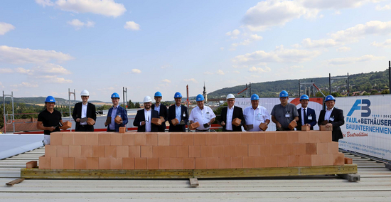 Gruppenbild der Grundsteinlegung