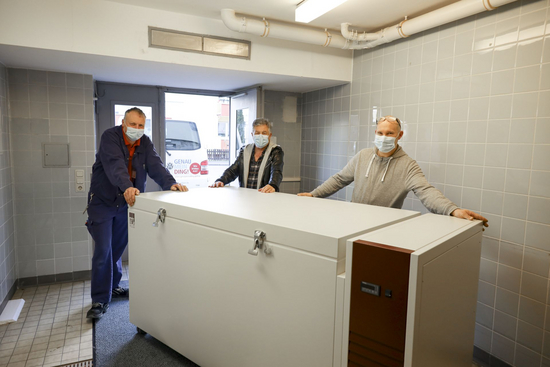 LAUDA liefert Tiefkühltruhe an Caritas Krankenhaus