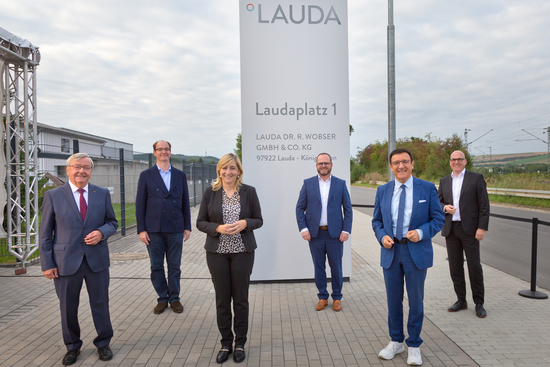 Foto de grupo en la inauguración de la Laudaplatz 1