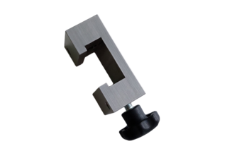 Standard rail claw for pipes
